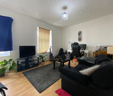 Clifton Street, Splott - Photo 3