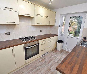 2 bedroom maisonette to rent - Photo 4