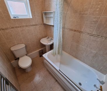 5 Bed Student Accommodation - Photo 1