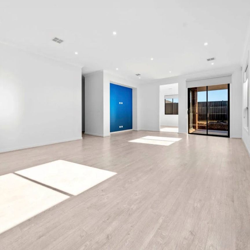 Modern 4 Bedroom Family Home for Rent in Winter Valley | Ducted Heating, Cooling & Dual Living Zones - Photo 1