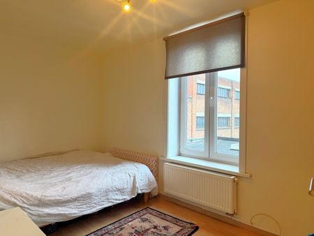 Woning met 4 slaapkamers en tuin. - Foto 4