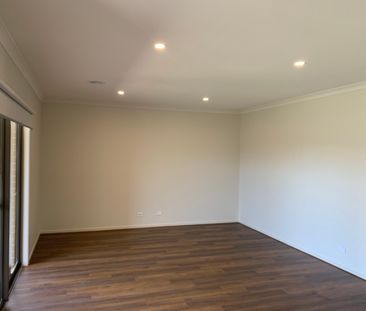 16 Shipstern Street, Armstrong Creek VIC 3217 - House For Rent | Do... - Photo 1