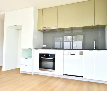 Modern Apartment in the Heart of Carnegie - Photo 2