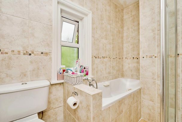 4 bedroom detached house to rent - Photo 1