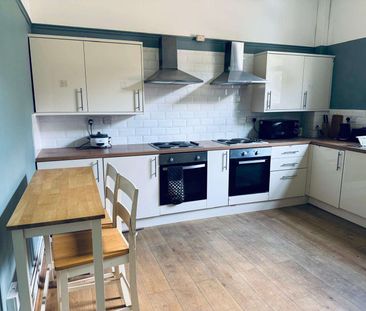 Hunters Lane Room 4 - Photo 4