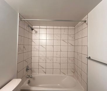 For Lease - 1010 Sandy Beach Road Unit# 912, Pickering, Ontario - Photo 5