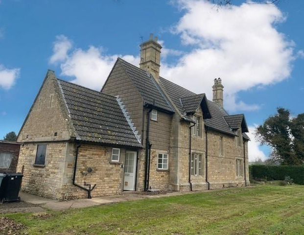 3 bedroom detached house to rent - Photo 1