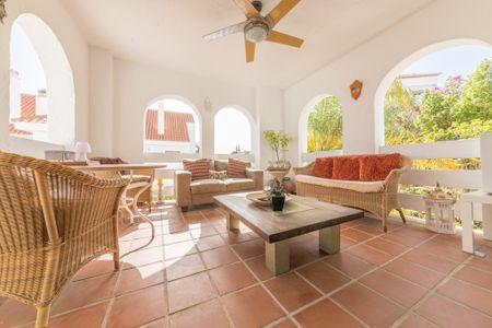 789696 - Apartment for rent Nueva Andalucía, Marbella, Málaga, Spain - Photo 5