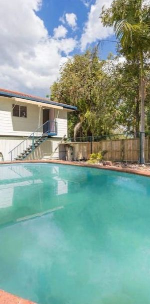 Comfort, Space and a Pool—Everything You Need - Photo 1