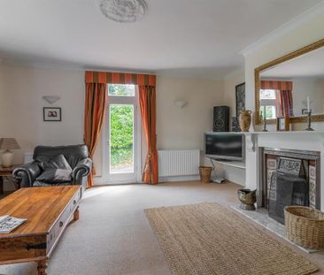 4 bedroom detached house to rent - Photo 3