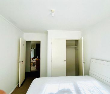 Furnished Hillcrest Bedsit w/ Utilities! - Photo 6