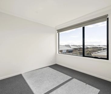 Modern 3-Bedroom Townhouse in Prime Deanside Location – $490 per week - Photo 1