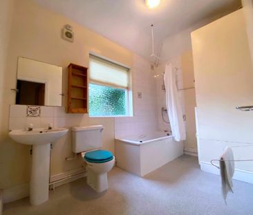 4 bedroom terraced house to rent - Photo 6