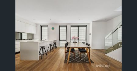 Modern Luxury - Photo 2