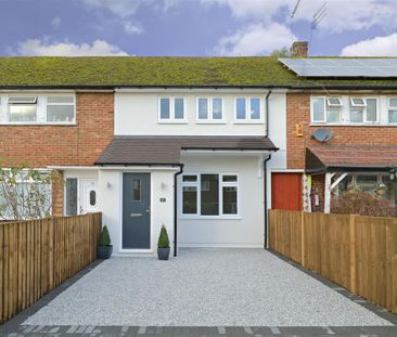 Morpeth Avenue, Borehamwood - Photo 2
