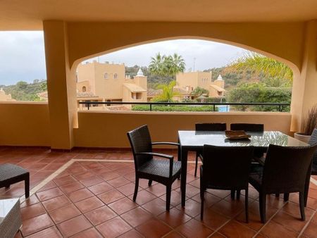 Luxury Apartment for rent in Marbella Del Este, Spain - Photo 5