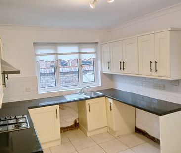 3 Bed Terraced House, Stanley Park Avenue South, L4 - Photo 6