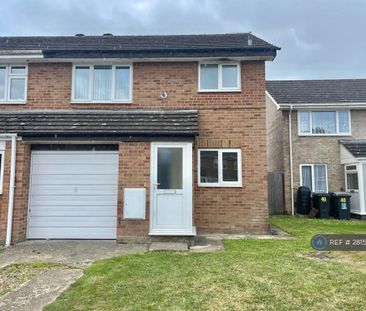 3 bedroom semi-detached house to rent - Photo 5