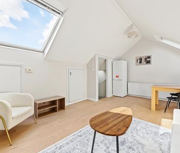 1 Bed Penthouse, Birkbeck Avenue, W3 - Photo 2
