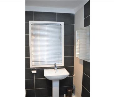 2 Bed Flat, Harvard Road, W4 - Photo 6