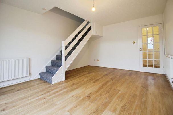 2 bedroom end of terrace house to rent - Photo 1