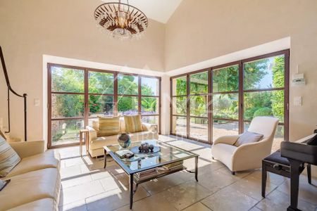 Proche Gordes - Maison de charme au cœur du village - Photo 2