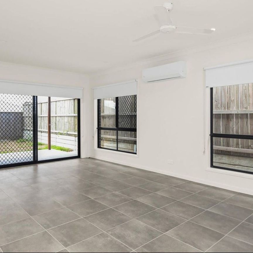 Modern 4-Bed Family Home, Fully Fenced & Ready to Move In! - Photo 1