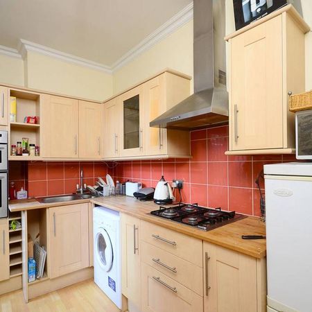 2 bedroom flat to rent - Photo 3