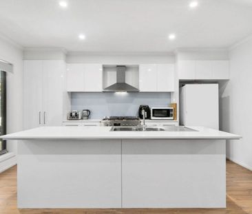 Modern Unit Living - Photo 4