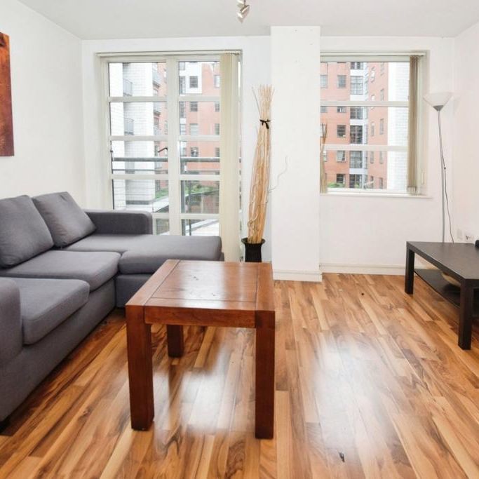 2 bedroom flat to rent - Photo 1