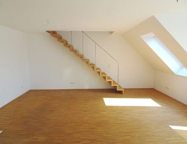 Urbaner Lifestyle: Exklusive DG-Maisonette mit Balkon, EBK, Garage u. Lift in Zentrumslage! - Foto 1