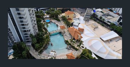 Chevron Renaissance 2 Bed, 2 Bath + 1 Car — $925/week - Photo 2