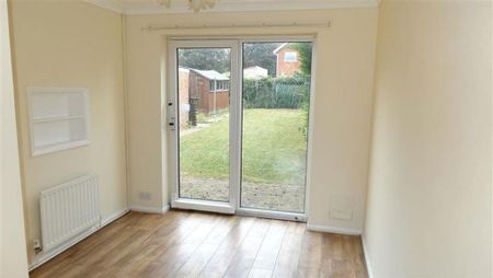 3 bedroom semi-detached house to rent - Photo 3