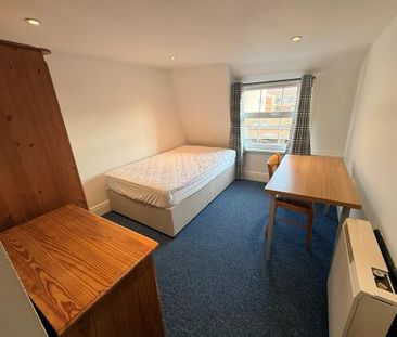 3 bedroom flat to rent - Photo 1