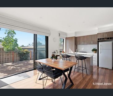 Stylish Single Level Living in Croydon North - Photo 4