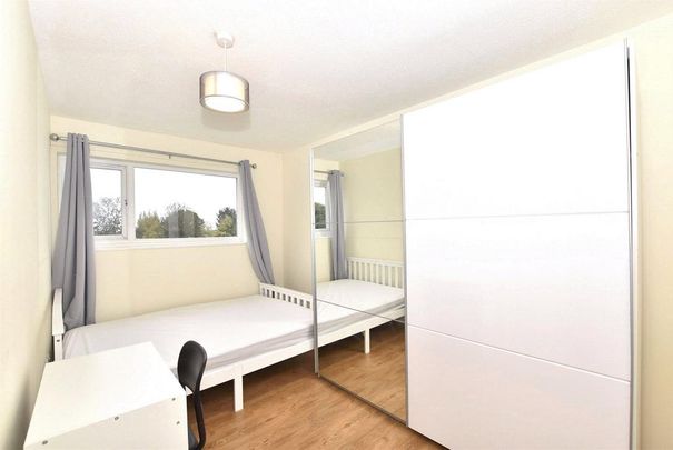 4 bedroom terraced house to rent - Photo 1