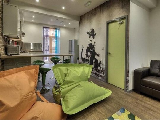 6 bedroom terraced house to rent - Photo 1