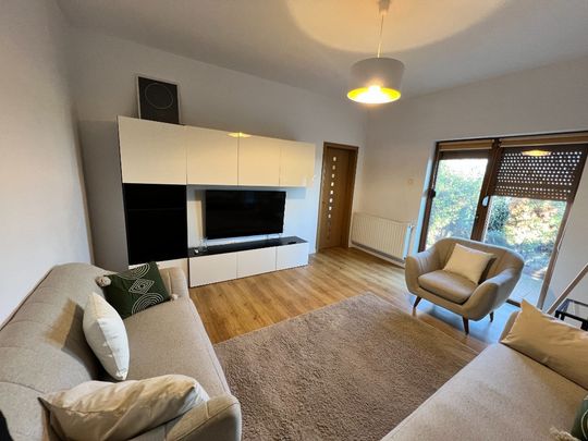 Închiriez casă 3 camere decomandate – tip duplex, Calea Cisnădiei - Photo 1