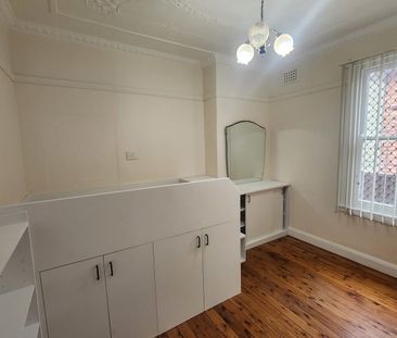 View Wednesday at 4.30pm - 4.5pm - Photo 3