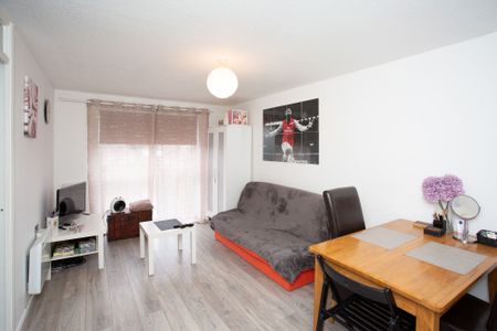 Available unfurnished from 07/04/2026 - Photo 3