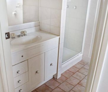 Fantastic 2 Bedroom Brick in a Perfect Location - Photo 1