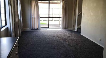 Modern two-level free hold terrace house - Photo 3