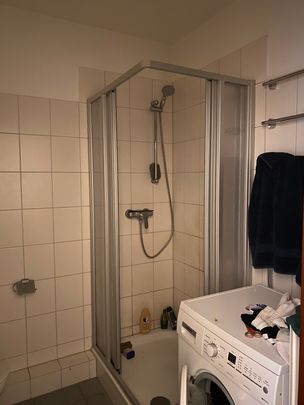 Zimmer mit Balkon innerhalb einer 3er-WG // 2.OG links - Foto 1