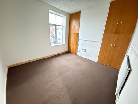 Hall Park Street, Bilston, Wolverhampton - Photo 2