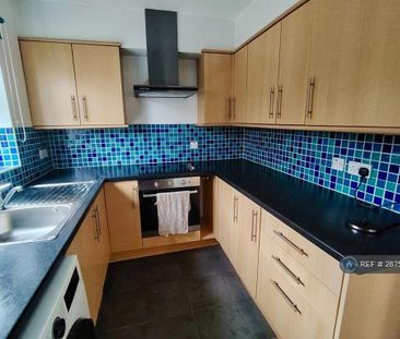 3 bedroom semi-detached house to rent - Photo 4