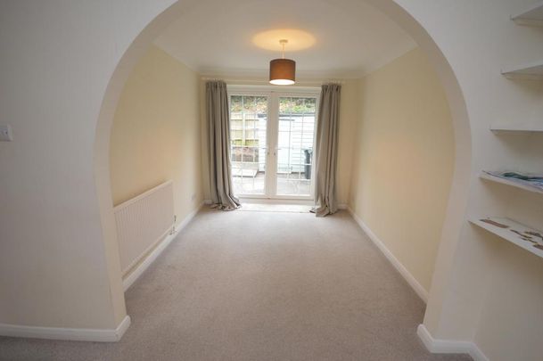 3 bedroom end of terrace house to rent - Photo 1