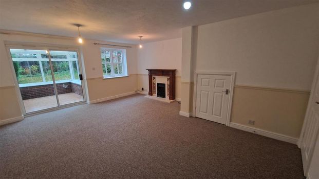 3 bedroom mews to rent - Photo 1