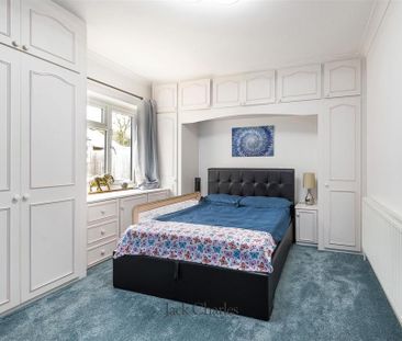 4 bedroom bungalow to rent - Photo 2