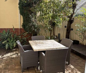 South Perth - Photo 2