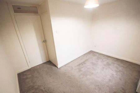 Dudbridge Meadow, Stroud, Gloucestershire, GL5 3NH - Photo 2